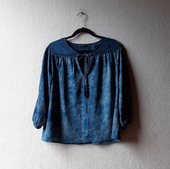 Tops - 🔴Rare Blue Tassel Blouse Top